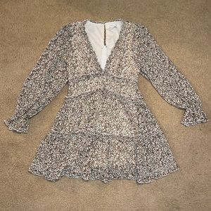 She and sky: v neck, flowy sleeves, floral dress